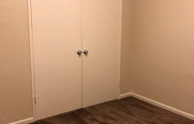 2 beds, 1 bath, $1,795, Unit 04