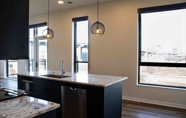 2 beds, 1 bath, 983 sqft, $3,000, Unit 213