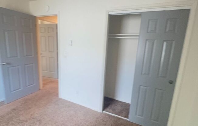 2 beds, 1 bath, $1,395, Unit 1950-11