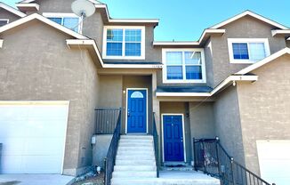 *MOVE IN SPECIAL** AVAILABLE! 3 Bedroom 2.5 Bathroom Town home