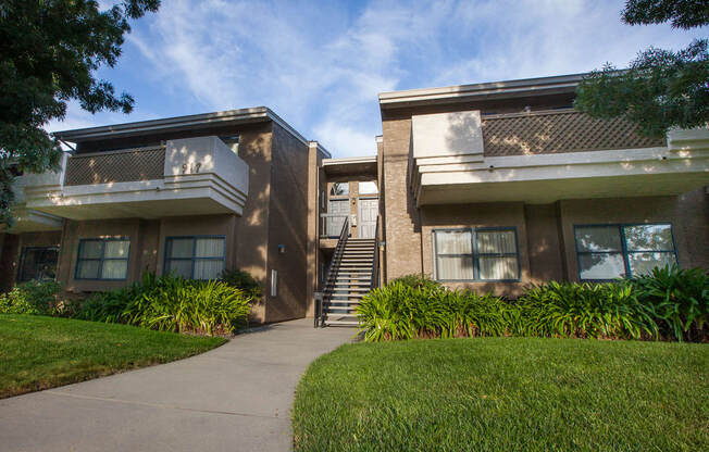 Welcome to Sierra Vista Apartments