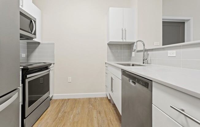 2 beds, 2 baths, 990 sqft, $3,150, Unit 301