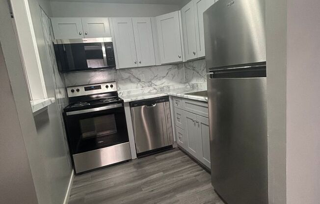 1 bed, 1 bath, 625 sqft, $1,325, Unit F02