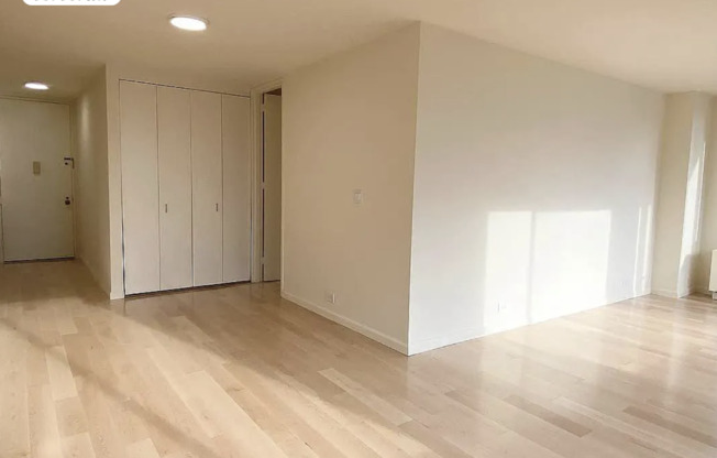 2 beds, 2 baths, 1,090 sqft, $7,000, Unit 9E