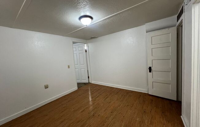 1 bed, 1 bath, $750, Unit 447.5 E Lawton St