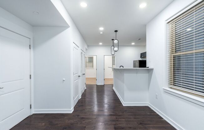 3 beds, 2 baths, 150 sqft, $1,975, Unit 1407-202