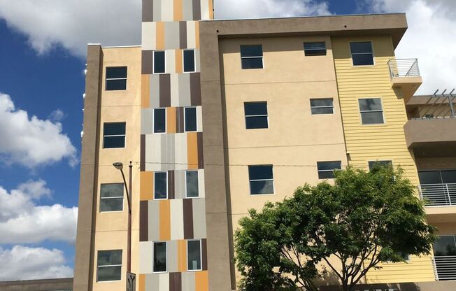 PACIFIC LUXE APARTMENTS | GLENDALE | SCHEDULE A TOUR