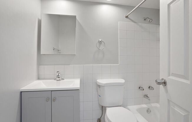 Studio, 1 bath, 298 sqft, $1,450, Unit 334