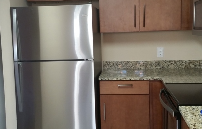 2 beds, 2 baths, 1,075 sqft, $1,295, Unit 112