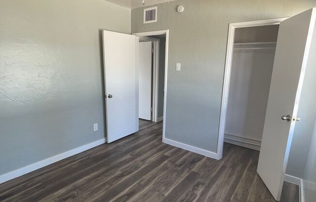 2 beds, 1 bath, $1,225, Unit Forg2120B