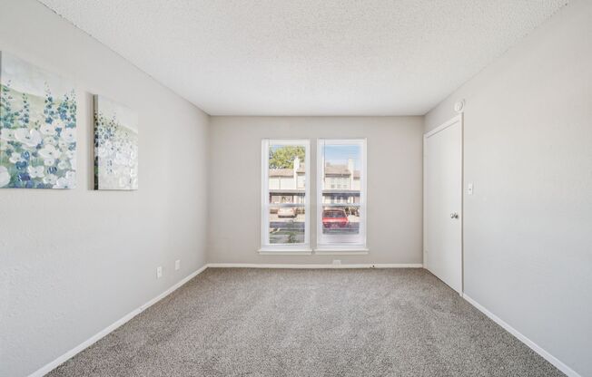 3 beds, 2 baths, 1,300 sqft, $1,239, Unit 83001