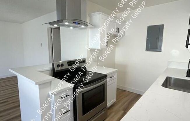 4212 E 10 ST