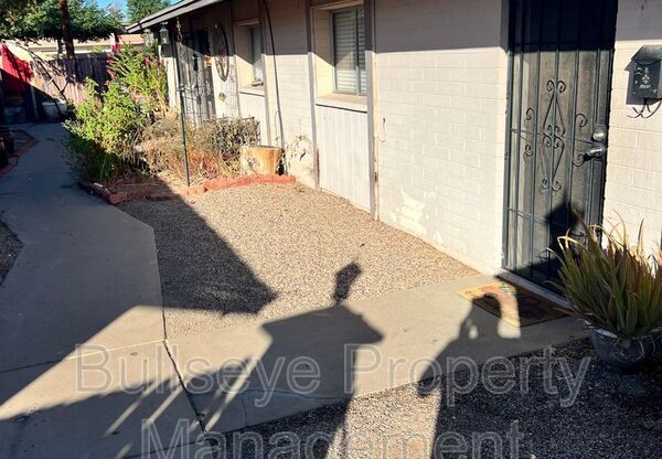 454 S STAPLEY DR