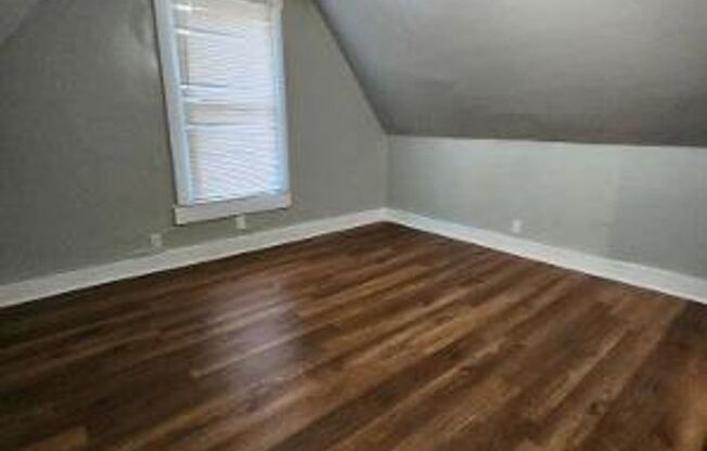 Eastside Spacious Two Bedroom Duplex Near Emerson Ave and Washington St