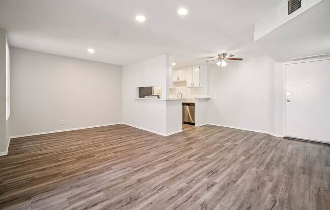 2 beds, 2 baths, 895 sqft, $2,048, Unit 102