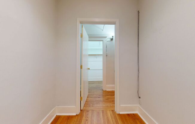 Studio, 1 bath, 373 sqft, $1,650, Unit 002