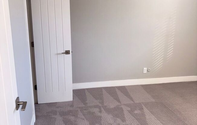 2 beds, 1 bath, 830 sqft, $1,395, Unit 53