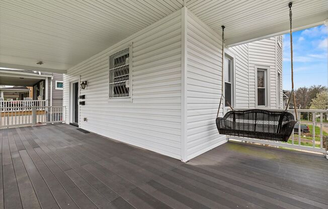 6BR / 5BA Single-Family Home | 2,663 Sq Ft | Private Driveway | Deck | $4,200/mo Spacious 6-bedroom, 5 full bathroom single-family home offering over 2,600 sq ft of living space in a convenient Baltimore location with excellent access to major commut