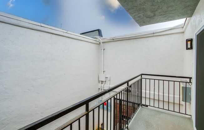 Studio, 1 bath, 300 sqft, $1,995, Unit 4840-27