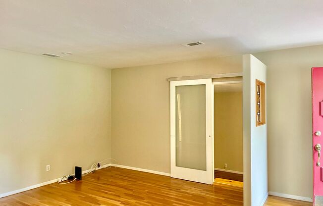 Gorgeous home in a hidden valley with extra room for office or guest bedroom
