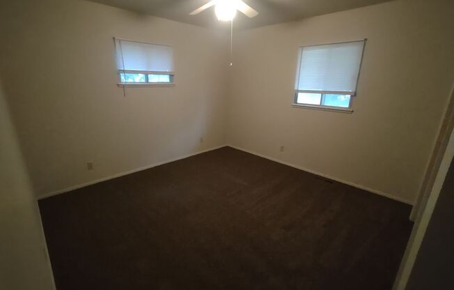 3 beds, 2 baths, $1,500