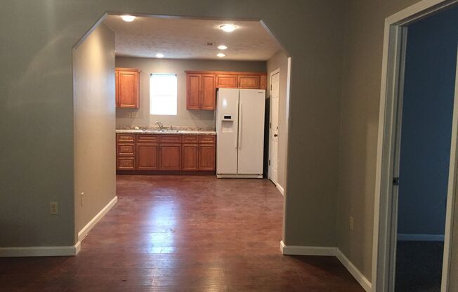 2 beds, 1.5 baths, $900