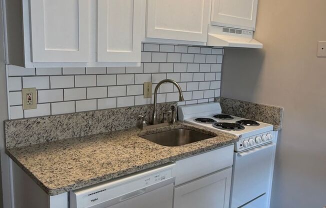 1 bed, 1 bath, 600 sqft, $1,190, Unit C1