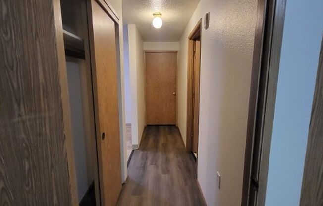 2 beds, 1 bath, 700 sqft, $1,325, Unit Unit 26
