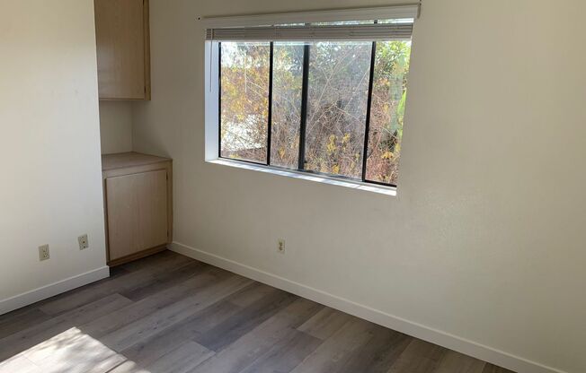 2 beds, 2 baths, $2,595, Unit 204