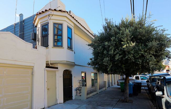 OPEN HOUSE: Sunday (10/5) 12:30pm-1:00pm Beautiful Newly Remodeled 3BR/2BA with Great Views of Bayview (1311 Palou Ave.)