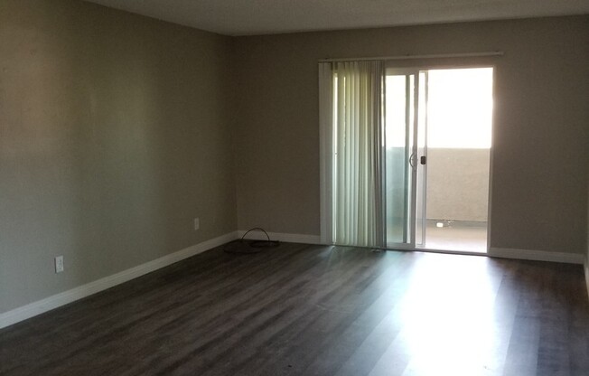 2 beds, 1 bath, 900 sqft, $2,350, Unit 25828-9