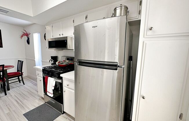 2 beds, 1 bath, $2,240, Unit # 206