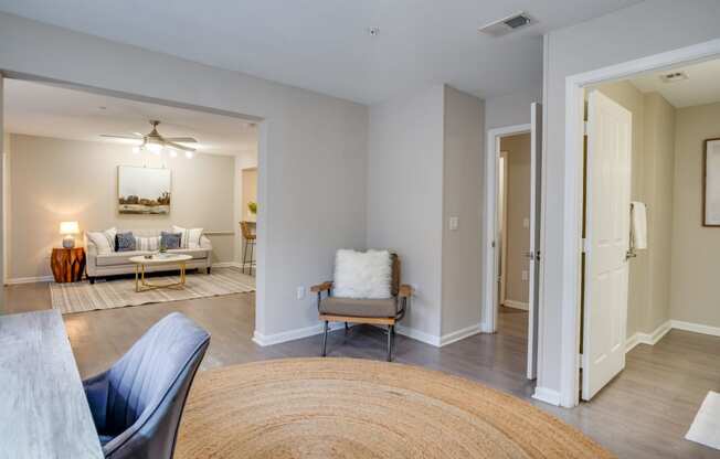 Spacious Bedrooms With En Suite Closet And Bathrooms  at The Monroe Apartment Homes, Florida, 32303