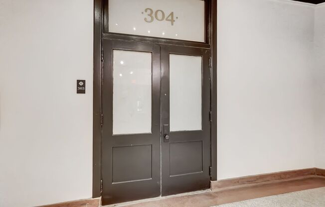 1 bed, 1 bath, 810 sqft, $1,940, Unit 100-403
