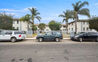 3 beds, 1 bath, $3,000, Unit 4075 unit D