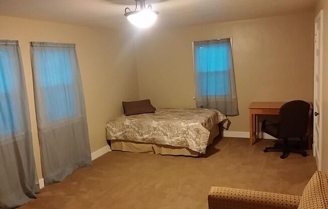 1 bed, 1 bath, $950, Unit 216 1st