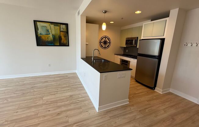 1 bed, 1 bath, $4,250, Unit # 21E