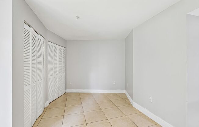 1 bed, 1.5 baths, 866 sqft, $1,900, Unit L- 504