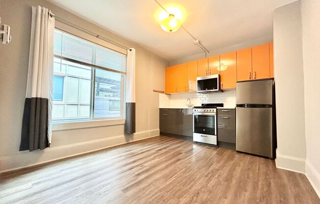 1 bed, 1 bath, 355 sqft, $1,395, Unit 404