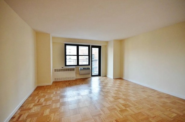 350 W 51 ST