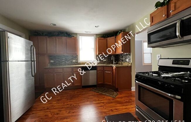1707 N WASHTENAW AVE