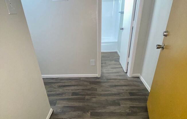 Studio, 1 bath, 445 sqft, $794, Unit 181