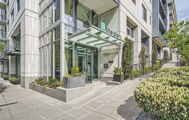 Stunning 2 Bed 2 Bath Seattle Unit @ the Highly Desirable Parc-Belltown Condominiums!