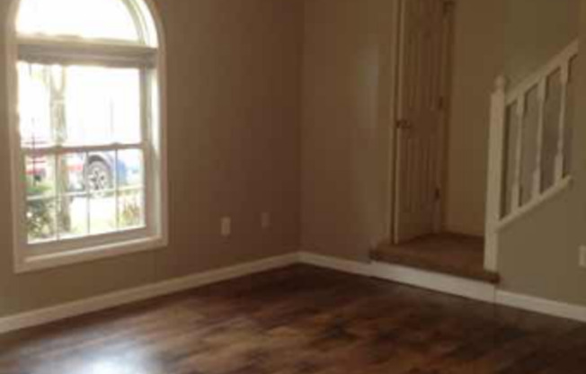 3 bedroom, 2.5 bath Townhome *ASK US ABOUT OUR FALL SPECIAL*