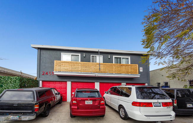 $1,795 Spacious 1 bedroom 1 bath apartment Located in Long Beach!