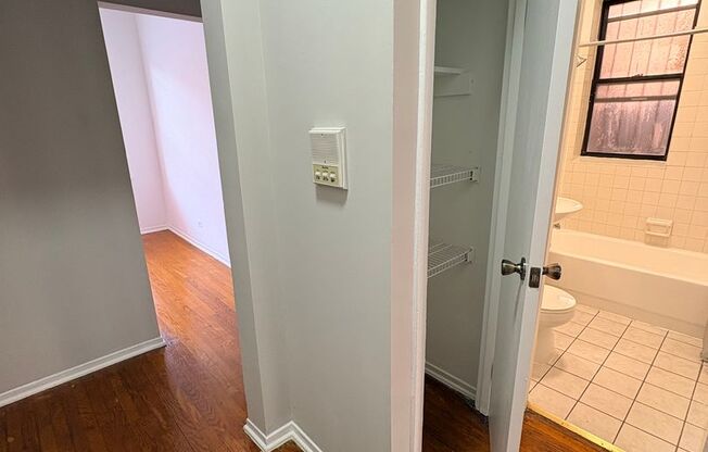 1 bed, 1 bath, 670 sqft, $1,050, Unit CA 137.5-3W