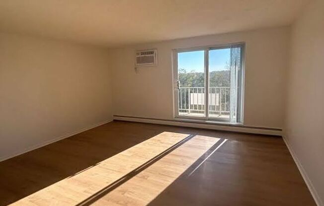 1 bed, 1 bath, 720 sqft, $1,175, Unit 809