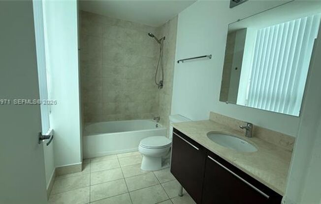 2 beds, 2 baths, 1,180 sqft, $4,000, Unit 1900 N Bayshore Dr # 1911