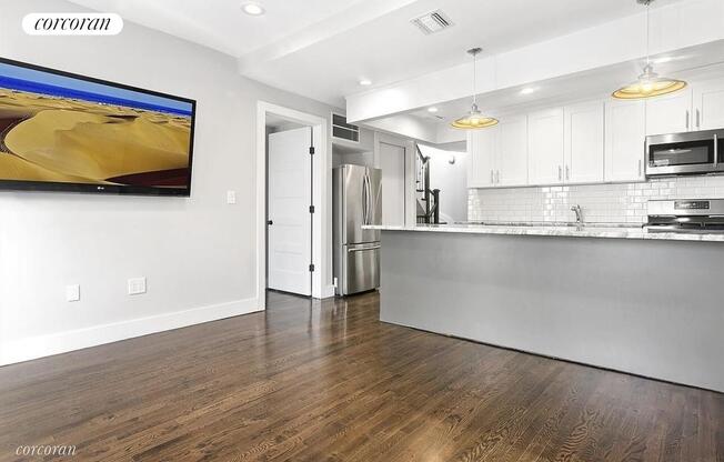 101 NORMAN AVE