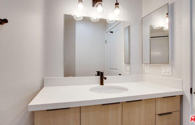 2 beds, 2 baths, 1,016 sqft, $4,021, Unit 256